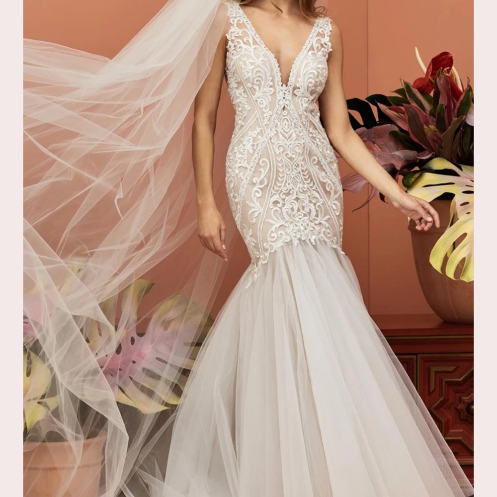 Watters wedding dress 11704 size 14